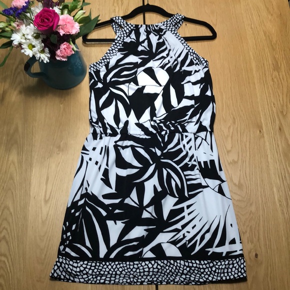 White House Black Market halter neck dress - Picture 2 of 6